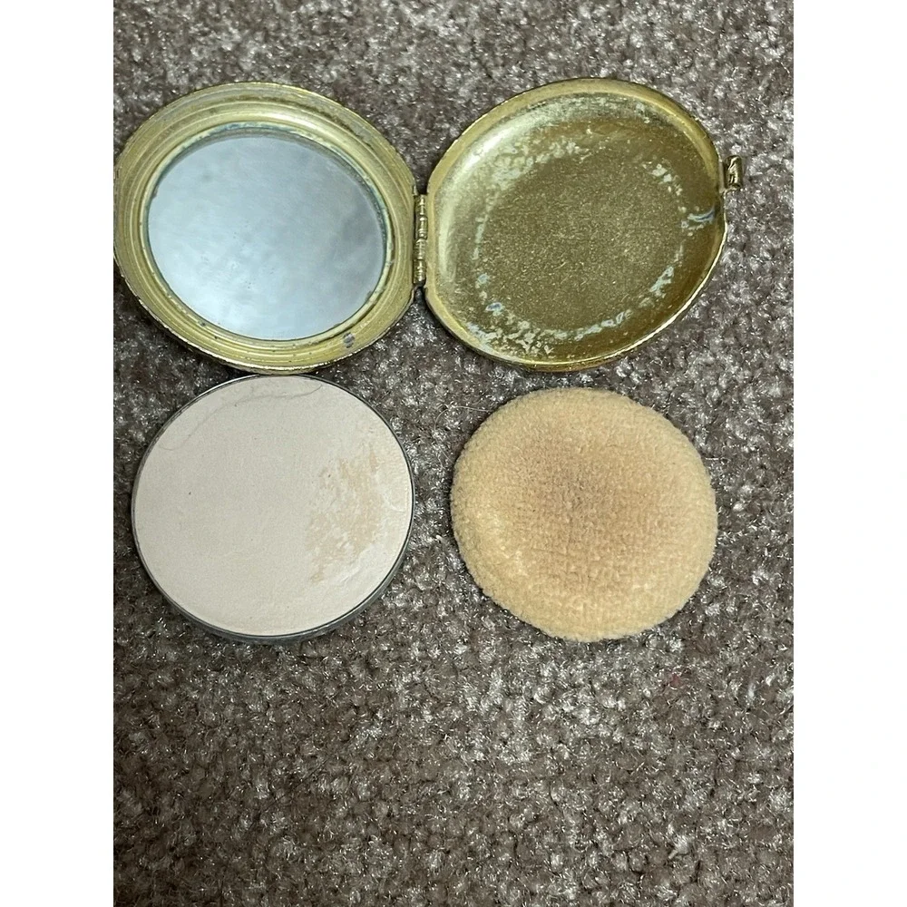 Vintage Revlon Love Pat Gold Tone Floral Mirror Compact Full 50s-70s